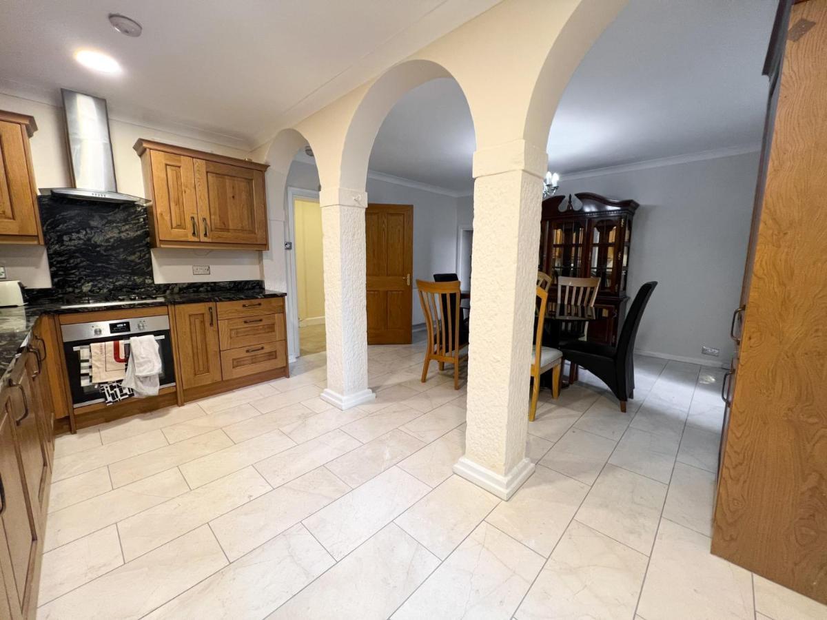 Spacious Flat Sleeps 8 Near Princes Street Эдинбург Экстерьер фото