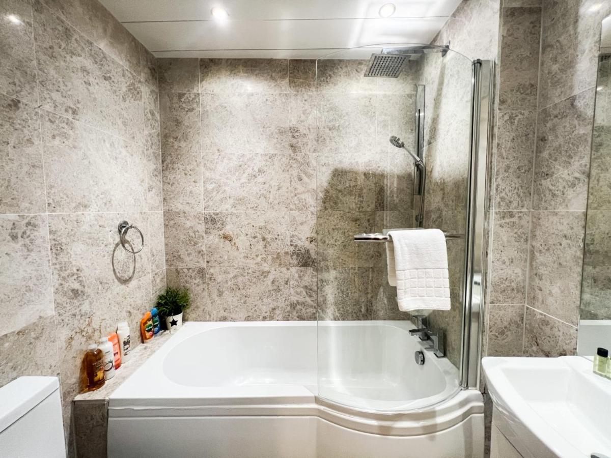 Spacious Flat Sleeps 8 Near Princes Street Эдинбург Экстерьер фото