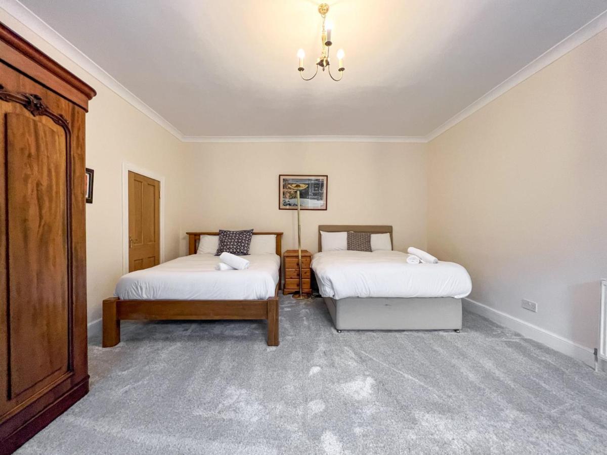 Spacious Flat Sleeps 8 Near Princes Street Эдинбург Экстерьер фото